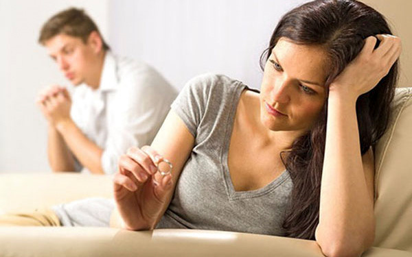 Mới cưới 1 tuần, nhưng chồng đã đòi đứng tên trong sổ đỏ nhà vợ