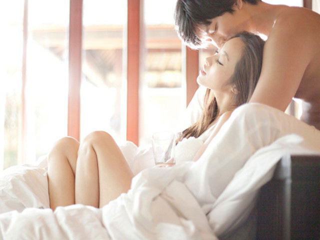 Vợ chồng đang 