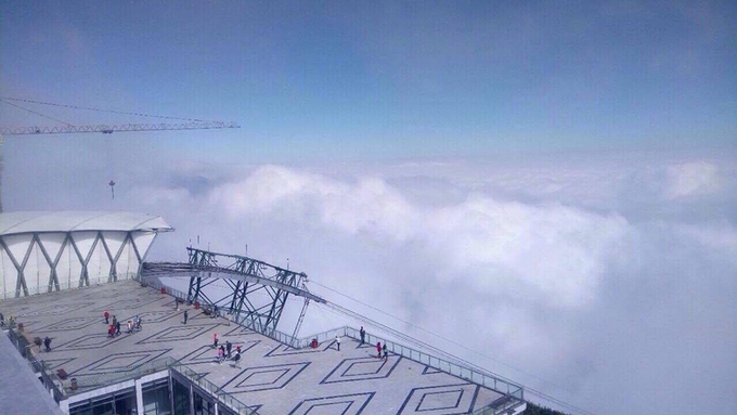 Đỉnh Fansipan đã xuất hiện băng giá