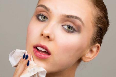 4 bước làm nước tẩy trang không cồn, vừa rẻ vừa an toàn