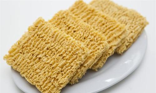 Thực hư chuyện ăn mỳ tôm gây ung thư?