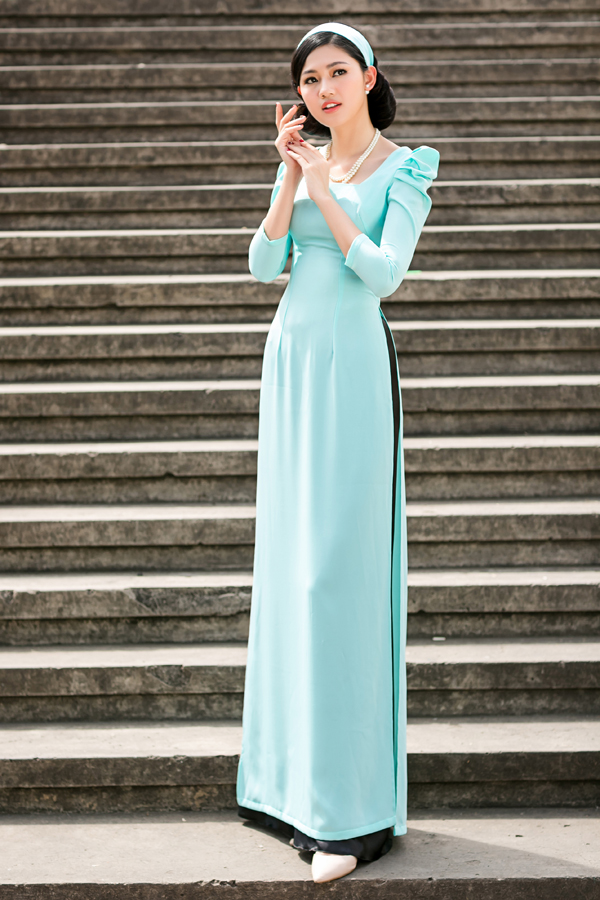 Thanh Thanh Tú, Diễm Trang khoe sắc với áo dài cách tân