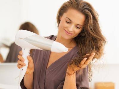 Bí quyết giúp bạn sấy tóc chuyên nghiệp không bị hư hỏng