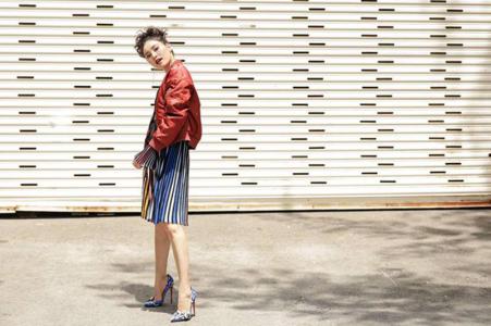 Mốt kẻ sọc được chị em lăng xê hè này