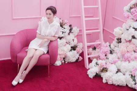 Jun Vũ khoe nhan sắc 