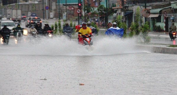 Dự báo thời tiết 30/5: Nam Bộ mưa to, nguy cơ lốc xoáy