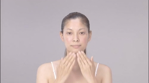 Mát xa da mặt kiểu Nhật Bản, 40 tuổi da vẫn sáng mịn, tươi tắn