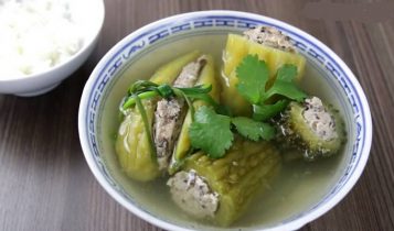 Thực đơn hàng ngày: Canh khổ qua nhồi thịt thơm ngon bổ dưỡng