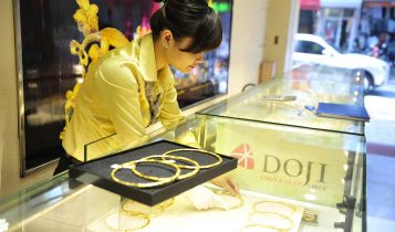 Giá vàng hôm nay 10/9: Chuỗi ngày tụt dốc chưa dừng lại
