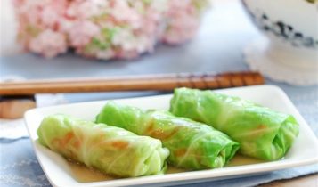 Thực đơn hàng ngày: Bắp cải cuộn món chay cho ngày Rằm
