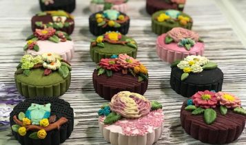 Bánh trung thu chẳng giống ai, bán hết vèo hơn vạn chiếc