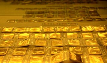 Giá vàng tiết tục nhảy vọt thoát ngưỡng kìm kẹp do đồng USD hạ nhiệt