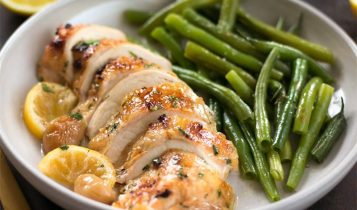 Thực đơn hàng ngày: Ức gà nướng chanh tỏi