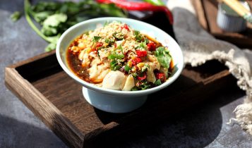 Thực đơn hàng ngày: Gà trộn nước tương kích thích vị giác