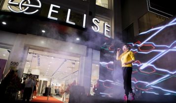 Khán giả tại Cẩm Phả cuồng nhiệt cùng ca sĩ Phương Thanh