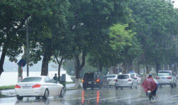 Hà Nội không khí lạnh tràn về kéo theo mưa