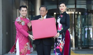 Áo dài Nhật Dũng tiếp tục tỏa sáng tại Nhật Bản