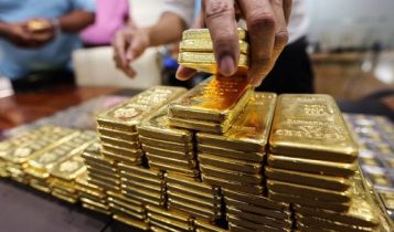 Giá vàng giảm xuống thấp nhất trong vòng 1 tháng