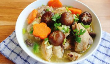 Thực đơn hàng ngày: Gà om nấm đủ chất ngọt thanh