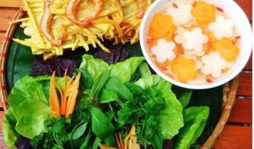 Thực đơn hàng ngày: Bánh tôm chiên khoai môn