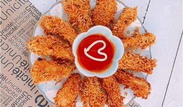 Thực đơn hàng ngày: Mỳ tôm bọc gà chiên giòn độc lạ