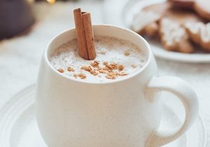 Thực đơn hàng ngày: Trà sữa thảo mộc – Chai Latte