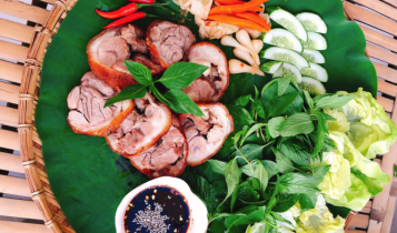 Thực đơn hàng ngày: Chân giò chiên giòn cho buổi tiệc cuối năm