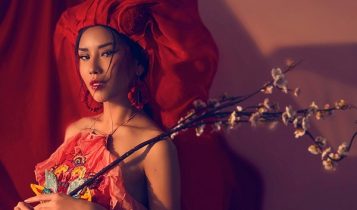 Nguyễn Thị Loan ma mị trong bộ hình đón xuân