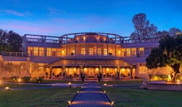 Khai chương khách sạn Azerai La Residence tại Huế