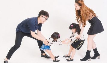 Dương Ngọc Thái thực hiện bộ ảnh cùng vợ và hai con nhân ngày 8/3