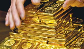 Giá vàng hôm nay 8/3: USD tăng vọt, vàng xuống đáy mới