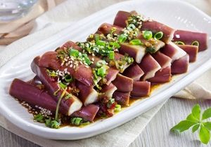 Thực đơn hàng ngày: Cà tím luộc trộn nước sốt tỏi