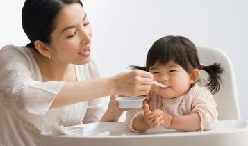 Chăm sóc bé mới ốm dậy như thế nào?