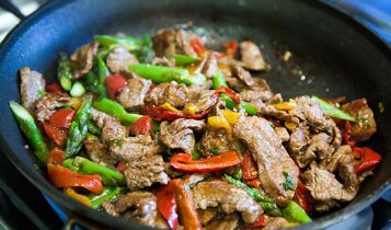 Thực đơn hàng ngày: Thịt bò xào măng tây