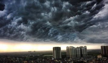 Không khí lạnh tràn về, Hà Nội mưa dông