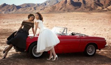 Bộ đôi Kỳ Duyên – Minh Triệu thân mật chụp ảnh trong BST của Lê Thanh Hòa