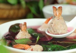Thực đơn hàng ngày: Canh rau dền mồng tơi chả tôm