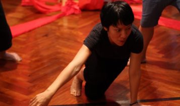 Nhóm trẻ Việt Nam diễn vở bị kịch 