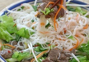 Thực đơn hàng ngày: Bún bò xào Nam Bộ