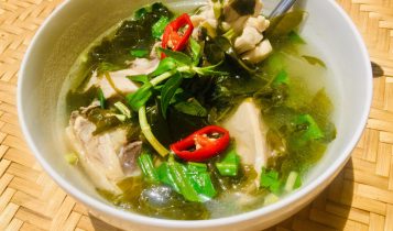 Thực đơn hàng ngày: Canh gà lá giang thanh mát giải nhiệt