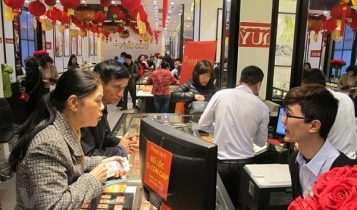 Giá vàng ngày cuối tuần vẫn trụ vững không thay đổi