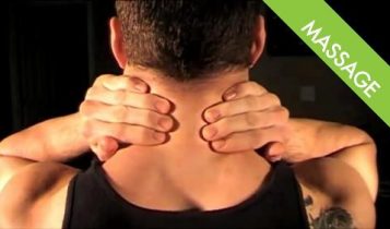 Massage cổ giúp chống đau đầu, đau cổ, đột quỵ…