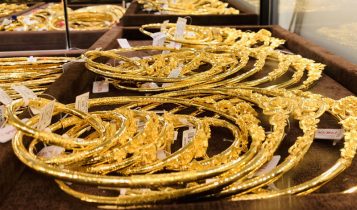 Giá vàng điều chỉnh giảm đồng USD hồi phục từ mức đáy 3 tháng. 