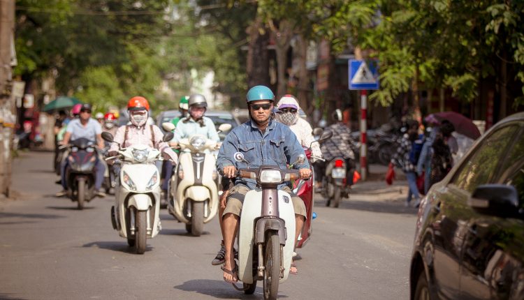 Thời tiết có mưa rào và dông