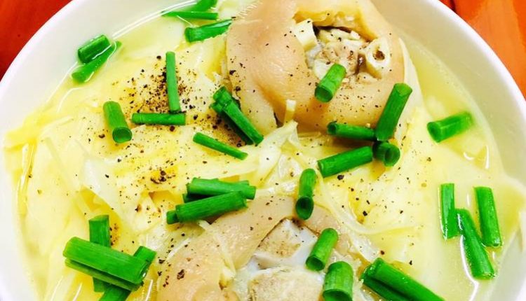 Thực đơn hàng ngày: Canh măng chân giò heo