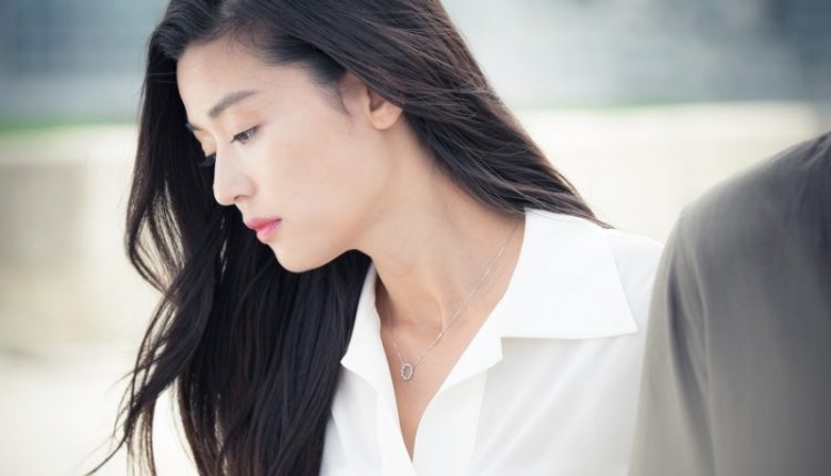 Đàn bà cô đơn ngay chính trong ngôi nhà của mình