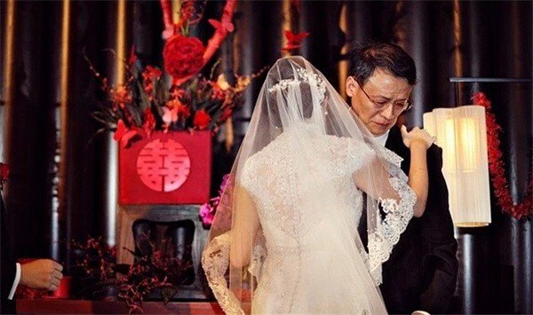 Bức thư bố gửi con gái ngày cưới với những lời nhắn nhủ tình cảm