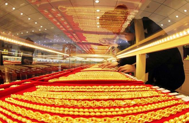 Giá vàng tiếp tục chịu áp lực do đồng USD vẫn treo ở mức cao