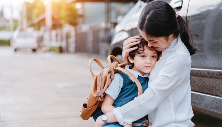 Chia sẻ của một người mẹ có con thoát khỏi xe ô tô kín và trở về an toàn