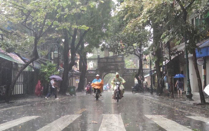 Thời tiết hôm nay Bắc Bộ có mưa rào và dông